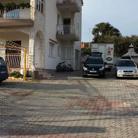 With Parking Space Grebastica, Sibenik - 4867 Apartment Grebastica