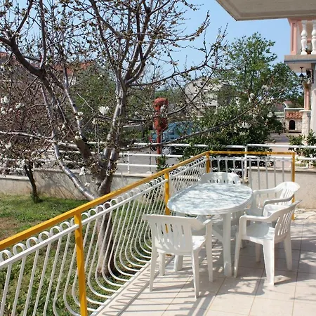With A Parking Space Grebastica, Sibenik - 4867 Apartment Grebastica