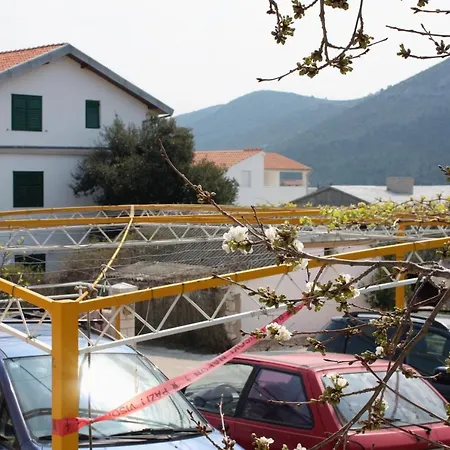 Apartman With Parking Space Grebastica, Sibenik - 4867 *