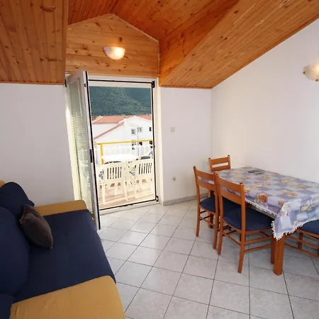 With Parking Space Grebastica, Sibenik - 4867 アパート *