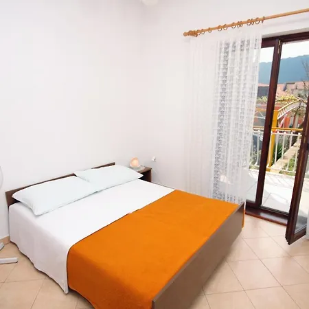 Apartman With Parking Space Grebastica, Sibenik - 4867 Grebastica