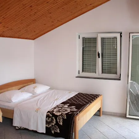 Apartman With Parking Space Grebastica, Sibenik - 4867 *