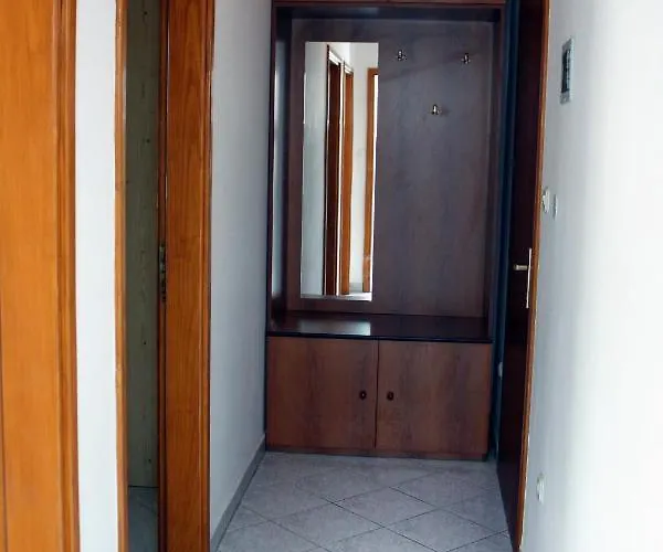 With Parking Space Grebastica, Sibenik - 4867 *